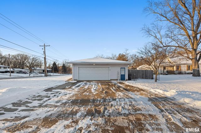 1809 SPRINGFIELD Road, East Peoria, IL 61611