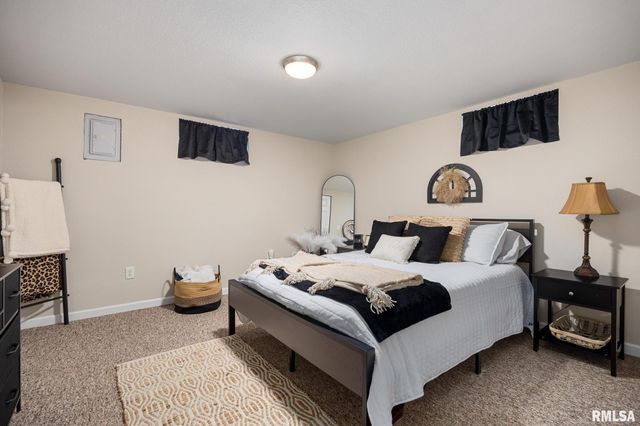 1809 SPRINGFIELD Road, East Peoria, IL 61611