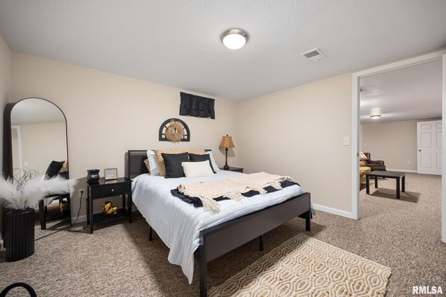 1809 SPRINGFIELD Road, East Peoria, IL 61611