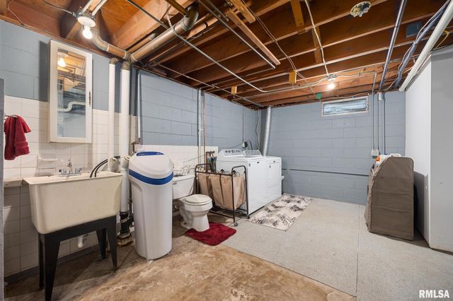 1809 SPRINGFIELD Road, East Peoria, IL 61611