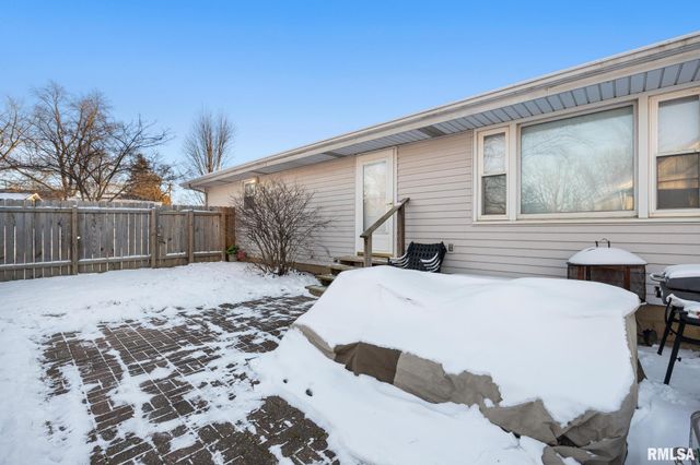 1809 SPRINGFIELD Road, East Peoria, IL 61611