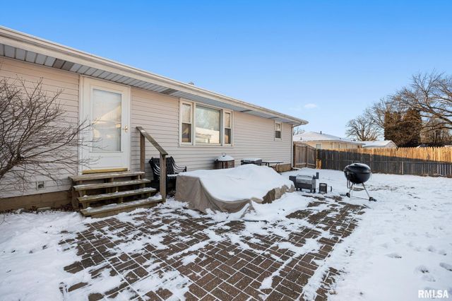 1809 SPRINGFIELD Road, East Peoria, IL 61611