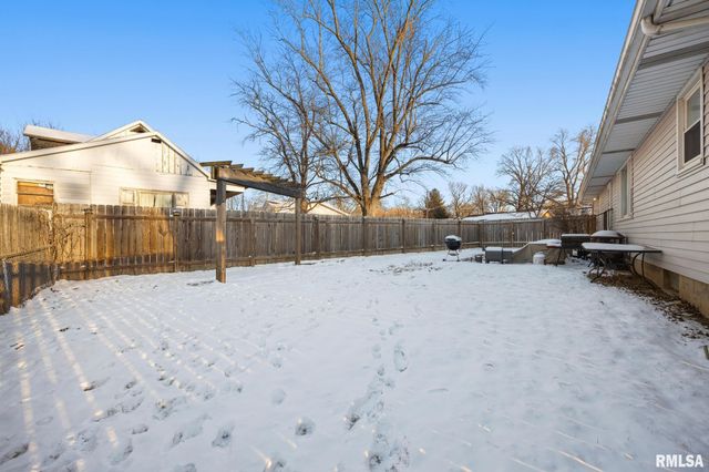 1809 SPRINGFIELD Road, East Peoria, IL 61611