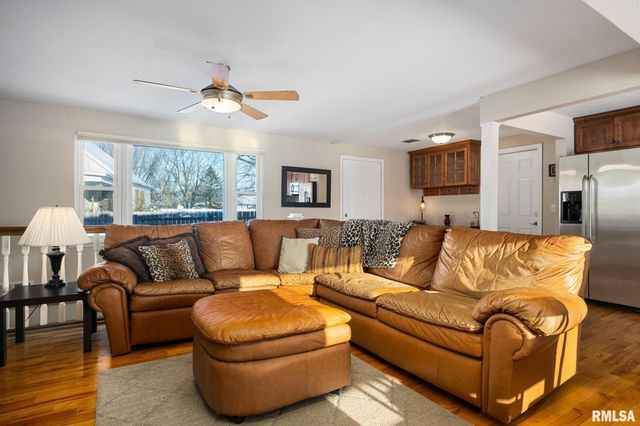 1809 SPRINGFIELD Road, East Peoria, IL 61611