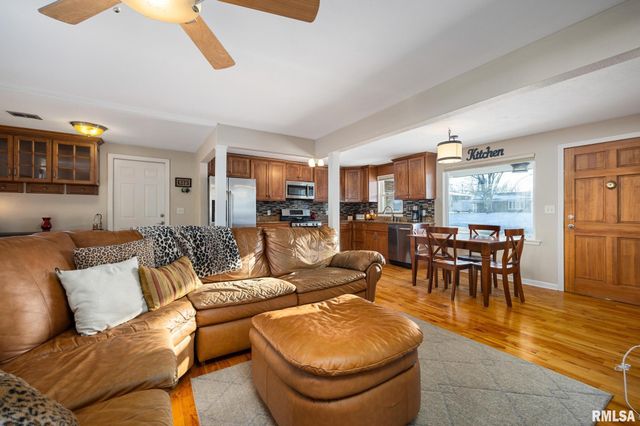 1809 SPRINGFIELD Road, East Peoria, IL 61611