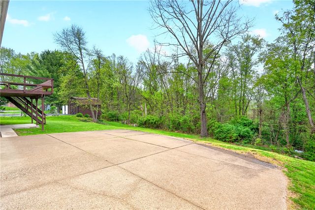 113 Redbud Dr, Chippewa Twp, PA 15010