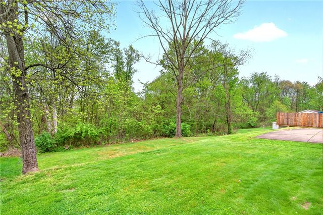 113 Redbud Dr, Chippewa Twp, PA 15010