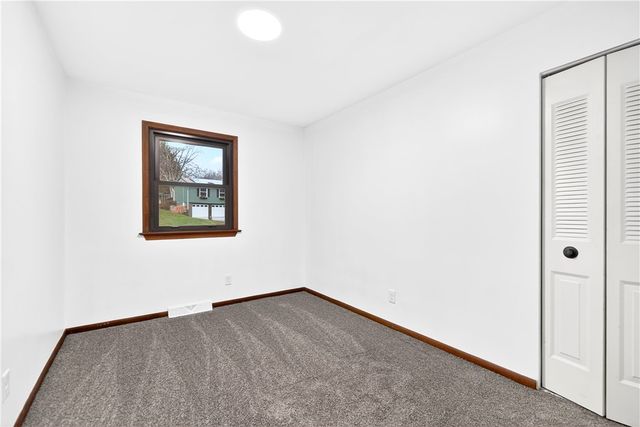 113 Redbud Dr, Chippewa Twp, PA 15010