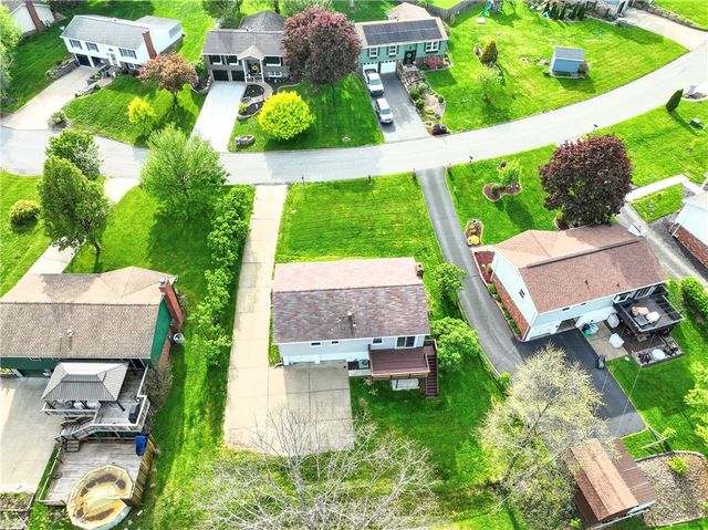 113 Redbud Dr, Chippewa Twp, PA 15010