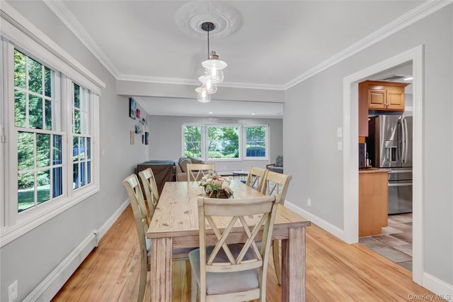 5 Robin Lane, Huntington, NY 11743