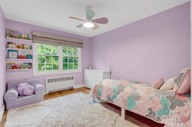 5 Robin Lane, Huntington, NY 11743