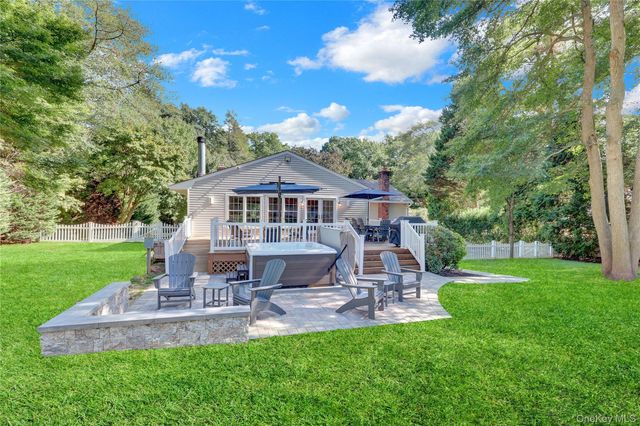 5 Robin Lane, Huntington, NY 11743