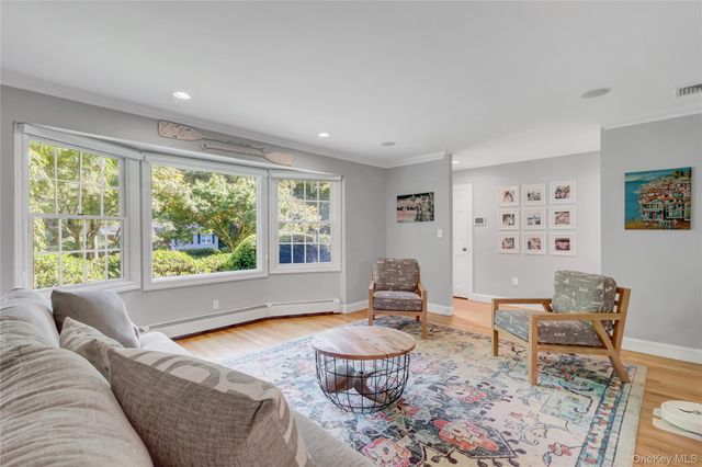 5 Robin Lane, Huntington, NY 11743