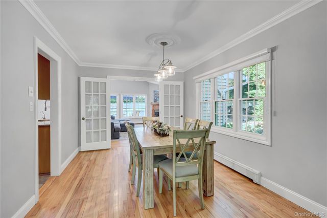 5 Robin Lane, Huntington, NY 11743