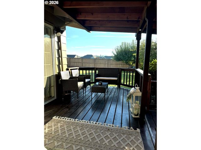 1091 Longridge Dr, Springfield, OR 97478