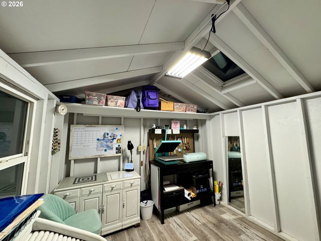 1091 Longridge Dr, Springfield, OR 97478