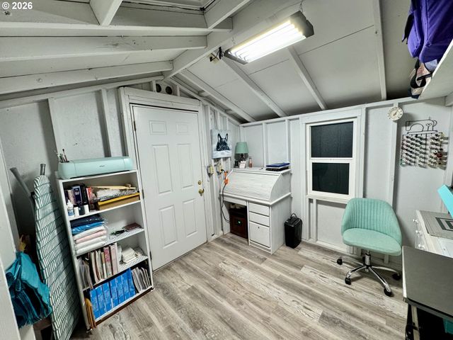 1091 Longridge Dr, Springfield, OR 97478