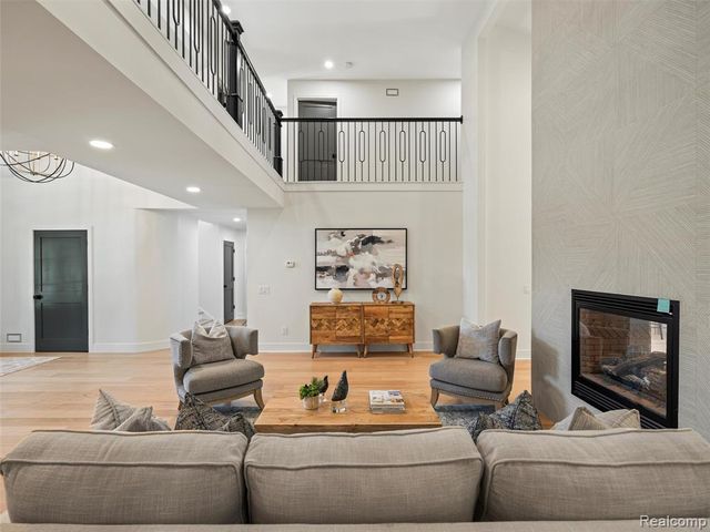 22463 Norfolk Court, Novi, MI 48374