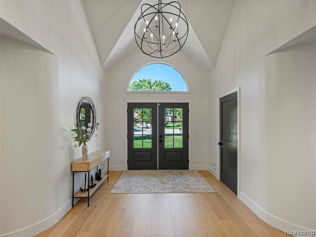 22463 Norfolk Court, Novi, MI 48374