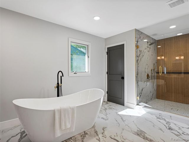 22463 Norfolk Court, Novi, MI 48374