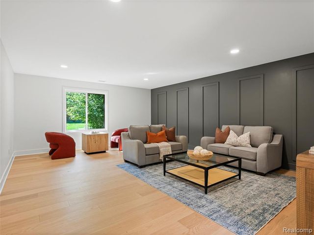 22463 Norfolk Court, Novi, MI 48374