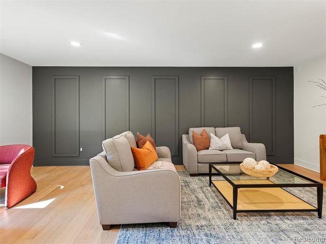 22463 Norfolk Court, Novi, MI 48374