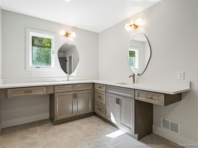 22463 Norfolk Court, Novi, MI 48374