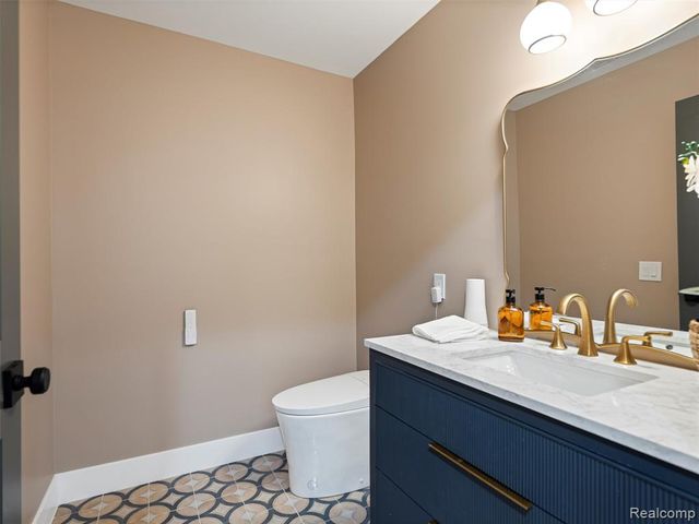 22463 Norfolk Court, Novi, MI 48374