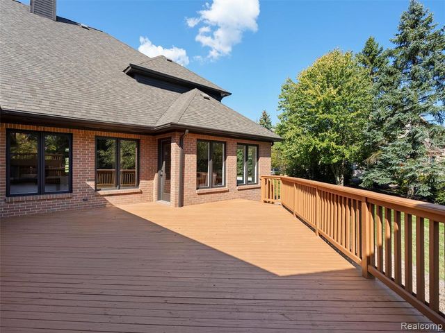 22463 Norfolk Court, Novi, MI 48374