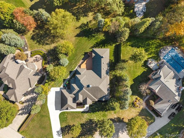 22463 Norfolk Court, Novi, MI 48374