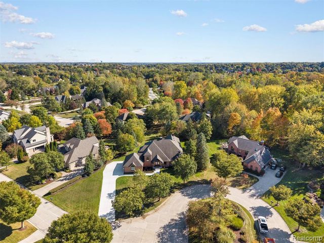 22463 Norfolk Court, Novi, MI 48374