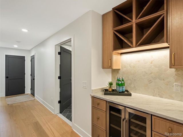 22463 Norfolk Court, Novi, MI 48374