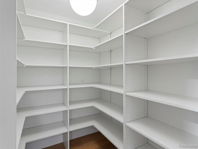 22463 Norfolk Court, Novi, MI 48374