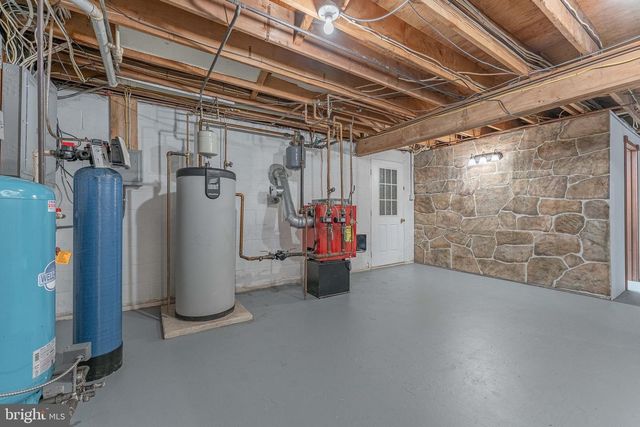 2323 SAINT PETERS RD, Pottstown, PA 19465