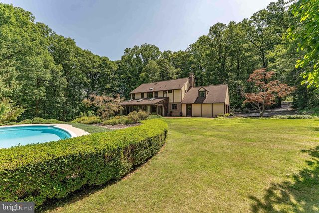 2323 SAINT PETERS RD, Pottstown, PA 19465