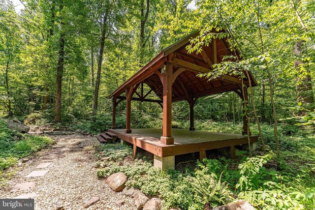 2323 SAINT PETERS RD, Pottstown, PA 19465