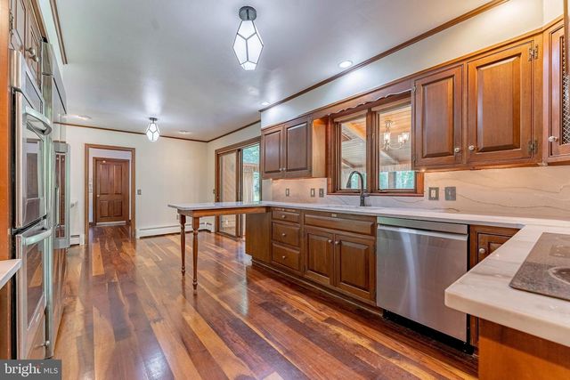 2323 SAINT PETERS RD, Pottstown, PA 19465