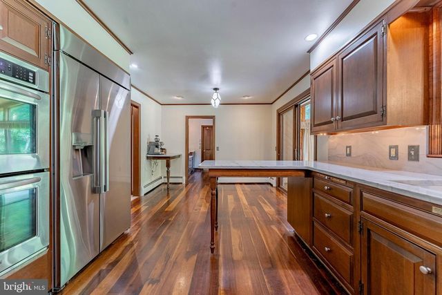 2323 SAINT PETERS RD, Pottstown, PA 19465