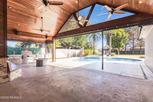 103 Piedmont Lane, Youngsville, LA 70592