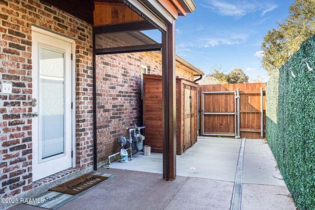 103 Piedmont Lane, Youngsville, LA 70592