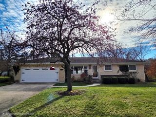 44 Leroy Street, Hillsdale, MI 49242