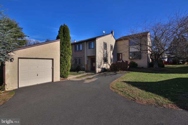 110 PALACE CT, Chalfont, PA 18914