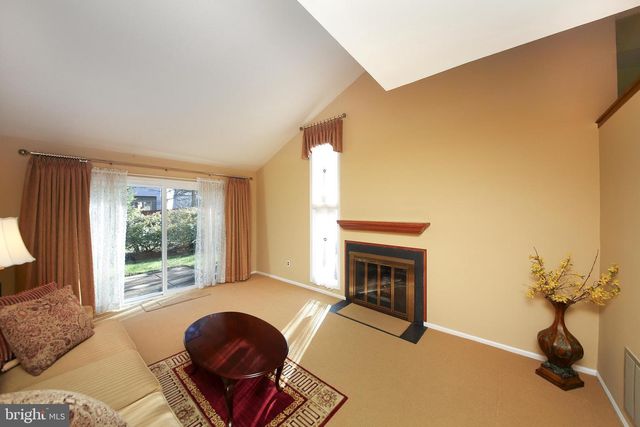 110 PALACE CT, Chalfont, PA 18914