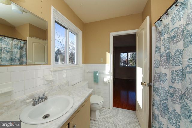 110 PALACE CT, Chalfont, PA 18914