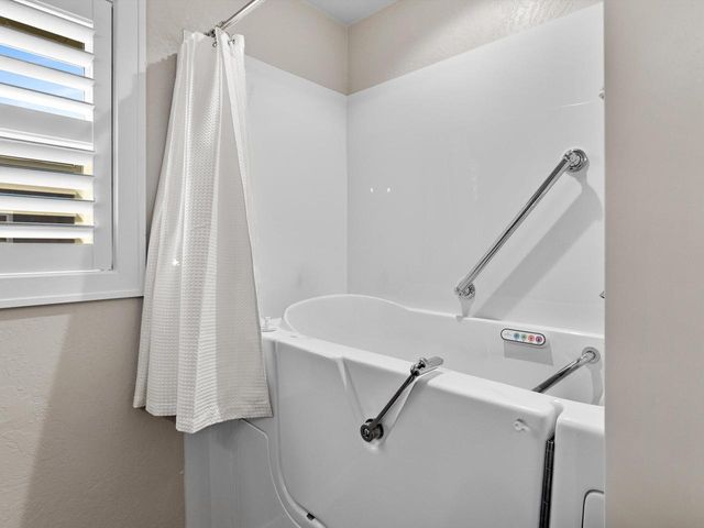 1625 Drusillas WAY, Green Bay, WI 54313