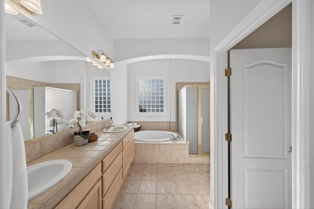 2033 Dorrington Dr, Roseville, CA 95661