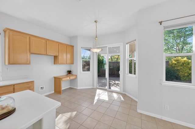 2033 Dorrington Dr, Roseville, CA 95661