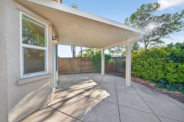 2033 Dorrington Dr, Roseville, CA 95661