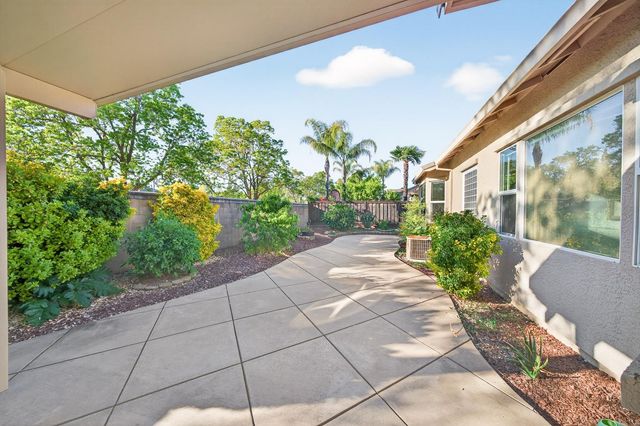 2033 Dorrington Dr, Roseville, CA 95661