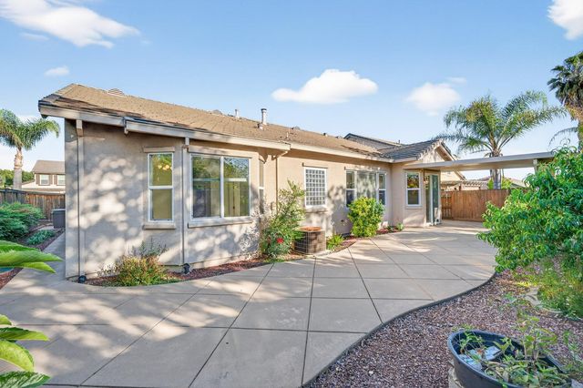 2033 Dorrington Dr, Roseville, CA 95661